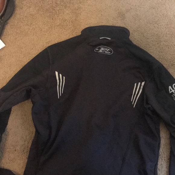 Elevate Light Running Jacket - Picture 2 of 2